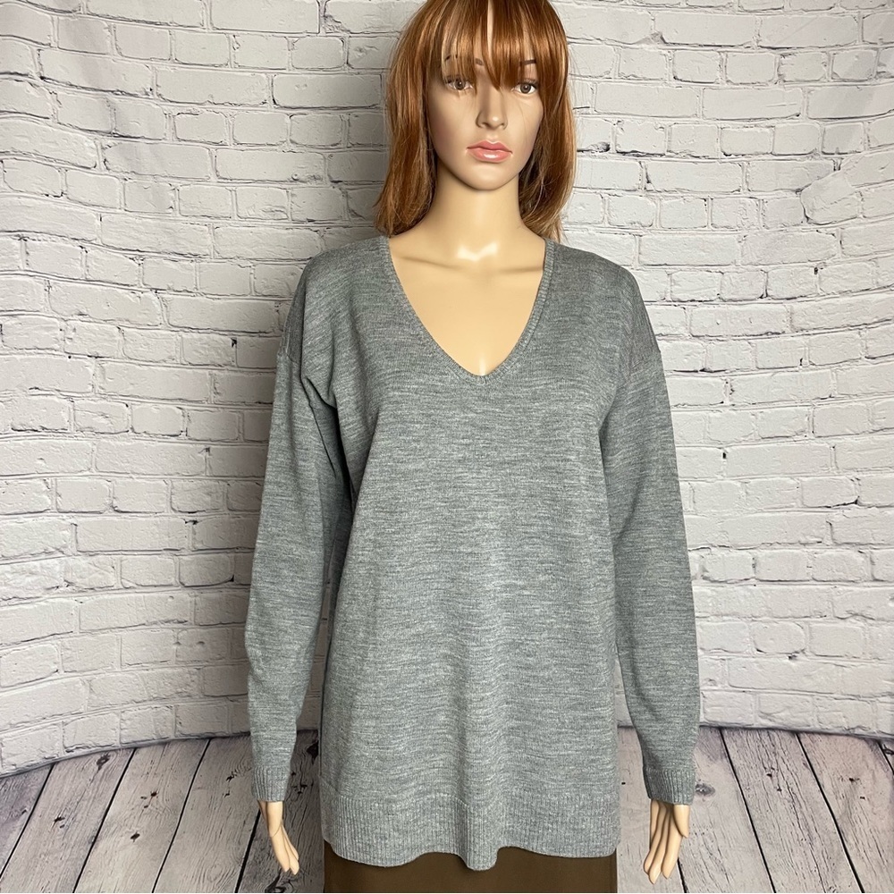 Ann Taylor Extra Fine Merino Wool V-Neck Grey Tunic Sweater Size M